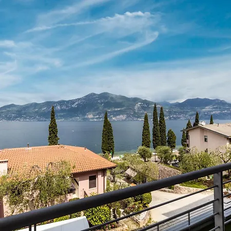 Lägenhetshotell Solei Classic & Brenzone sul Garda