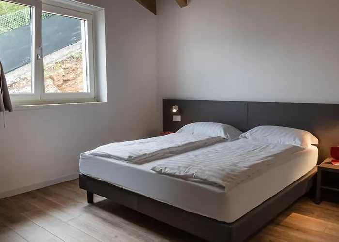 Solei Classic & מלון דירות ברנצונה סול גארדה